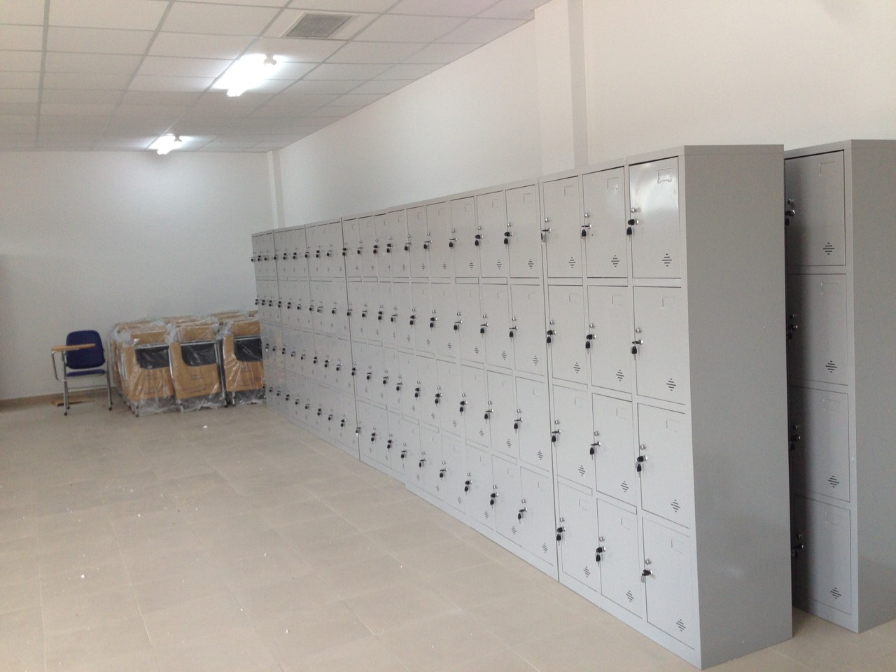 Tủ locker sắt 12 ngăn PT984-3K